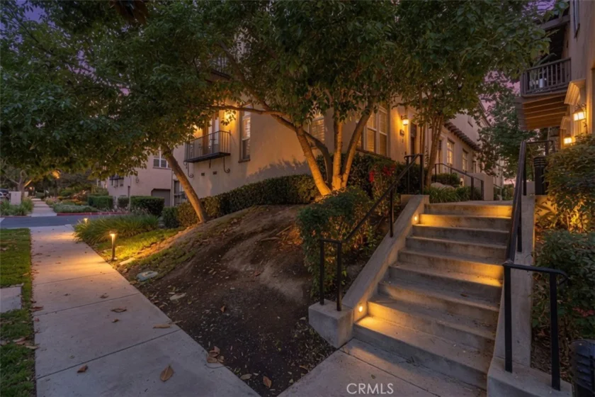 4432 Owens #101 photo 2