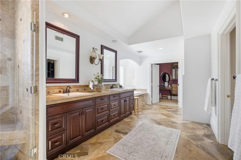 20855 Avenida Castilla photo 31