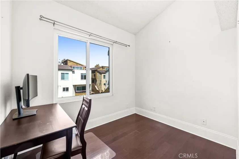1022 S Marengo #5 photo 18