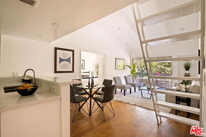 2700 Cahuenga Boulevard #4303 photo 4