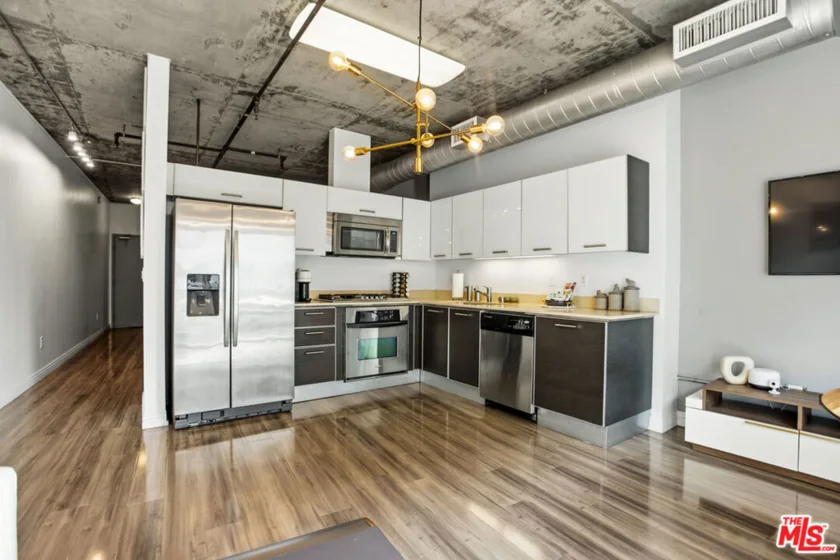 645 W 9th Street #529 photo 33