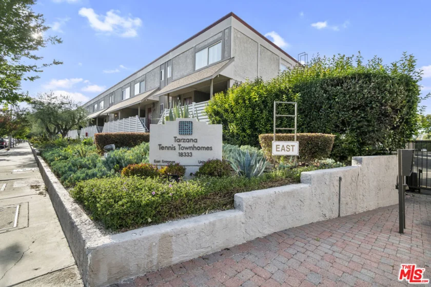 18333 Hatteras Street #77 photo 1