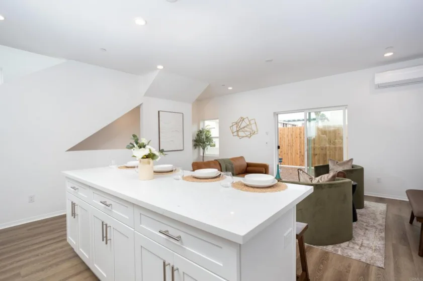 4984 Ocean View Boulevard photo 28