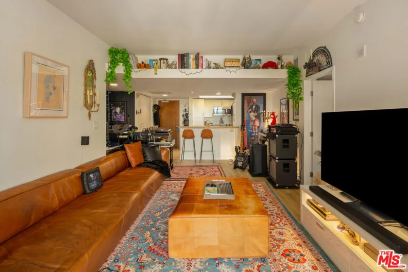 13700 Marina Pointe Drive #1126 photo 9