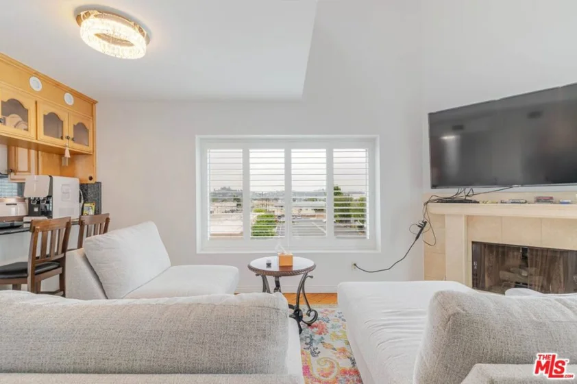 1121 E Wilson Avenue #12 photo 33