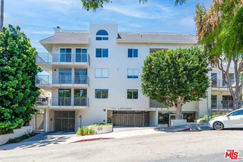 1129 Larrabee Street #8 photo 3
