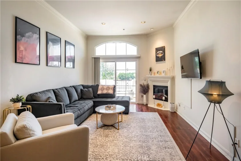 14242 Burbank #307 photo 10