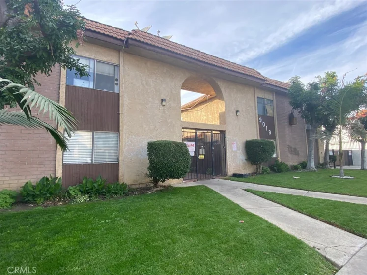 9019 Cedros Avenue #6 photo 1
