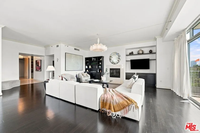 10800 Wilshire Boulevard #403 photo 13