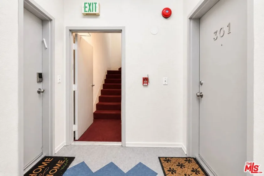 1915 Malcolm Avenue #301 photo 18
