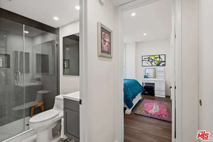 17711 Margate Street #211 photo 31