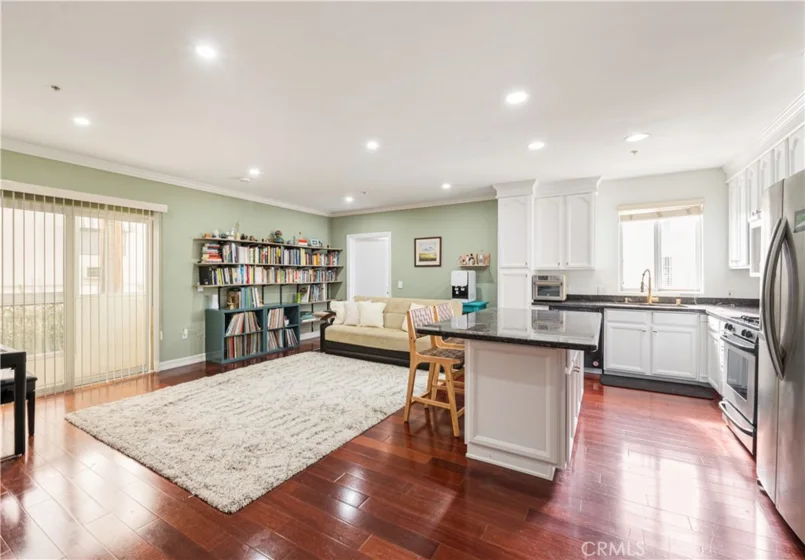 926 S Manhattan Place #202 photo 1