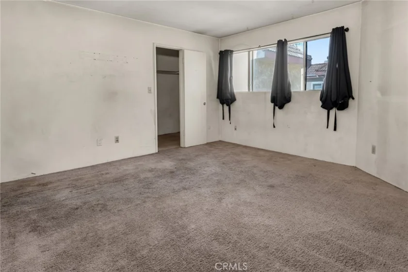 6438 Hazeltine Avenue #6 photo 20