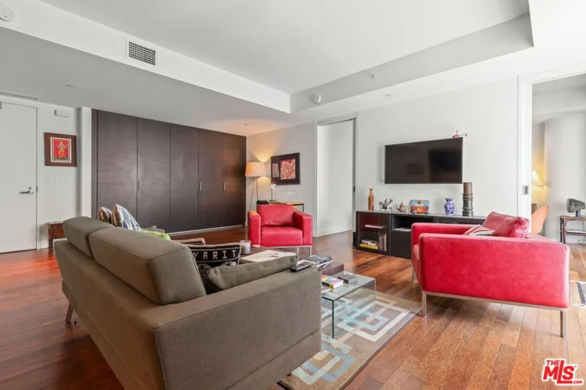 6250 Hollywood Boulevard #6L photo 9