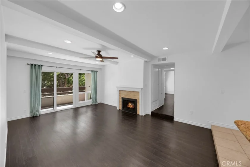 21372 Brookhurst photo 4