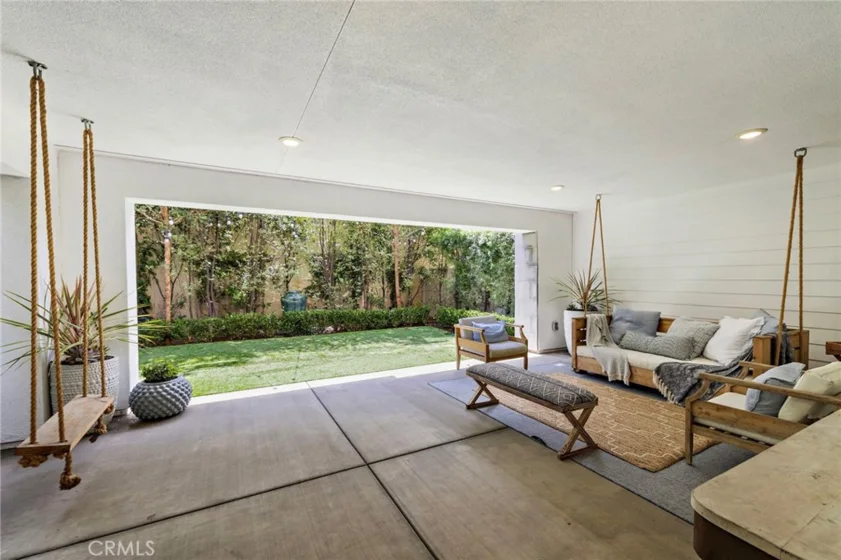 2046 Doheny Way photo 3