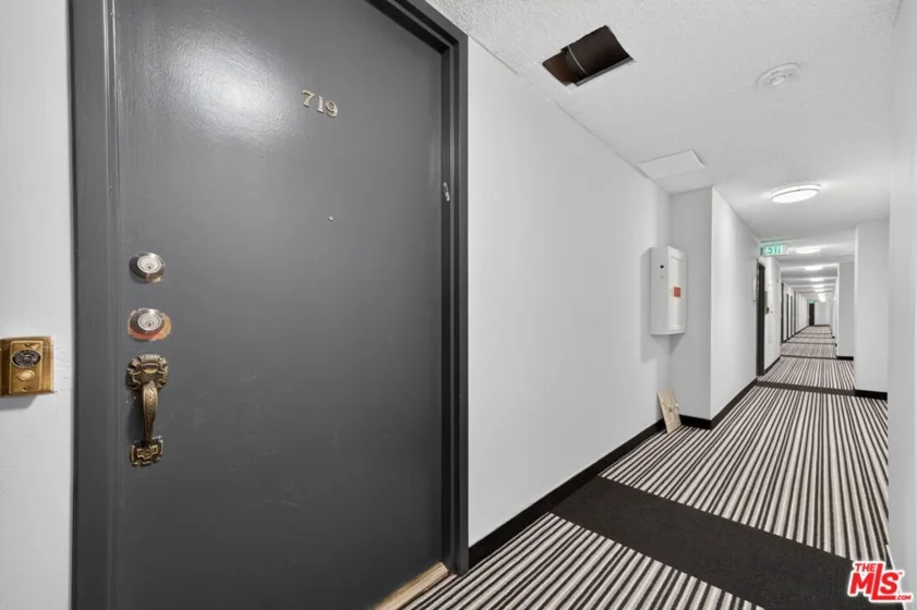 100 S Doheny Drive #719 photo 50
