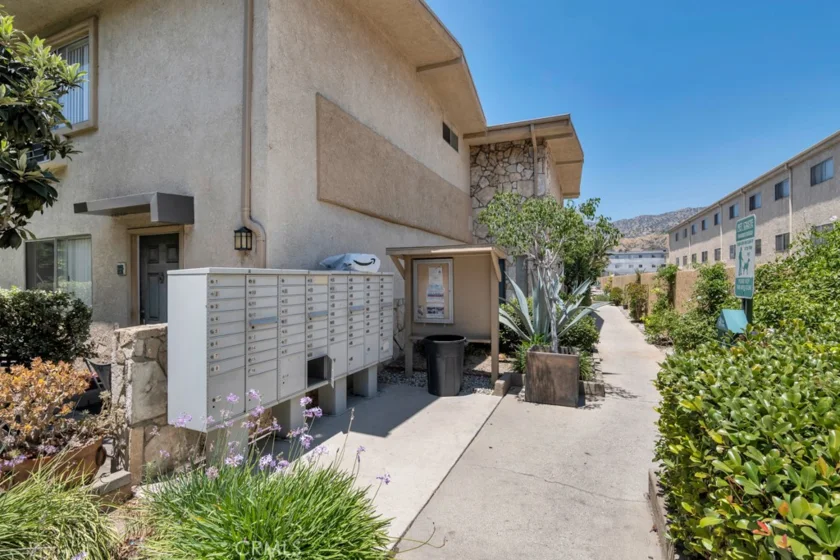 1620 N San Fernando #52 photo 27