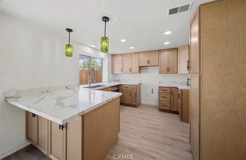 1613 Toyon photo 16