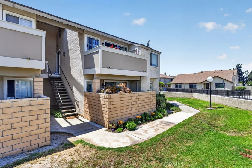 8512 Belmont #31 photo 2