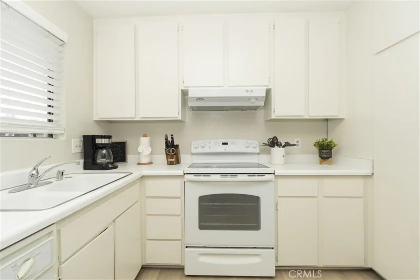 306 Streamwood photo 6