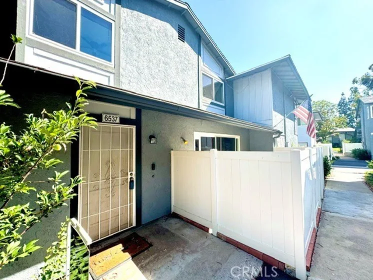 6537 Woodburn photo 1