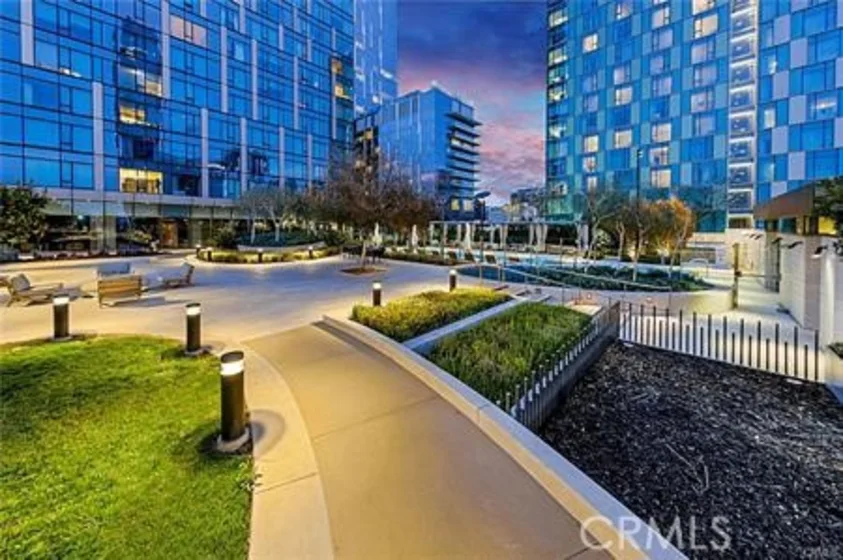 889 Francisco #3206 photo 11