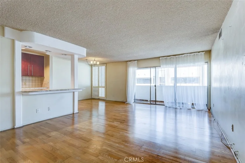 5454 Zelzah Avenue #215 photo 4