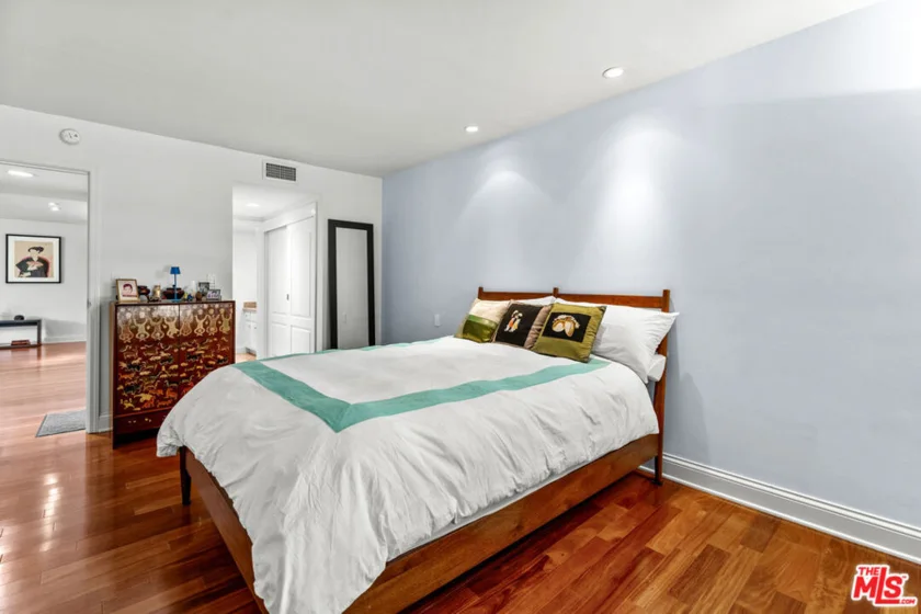 851 N Kings Road #102 photo 18
