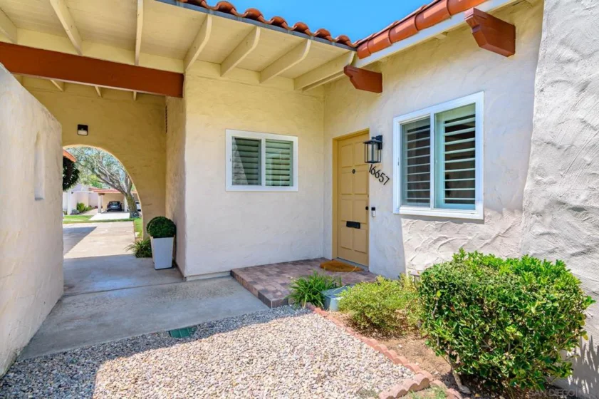 16657 Roca Drive photo 6