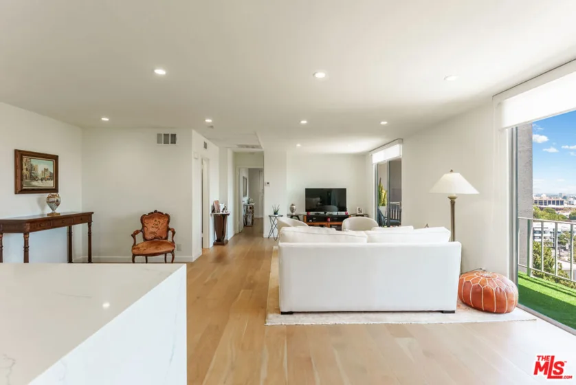 100 S Doheny Drive #811 photo 19