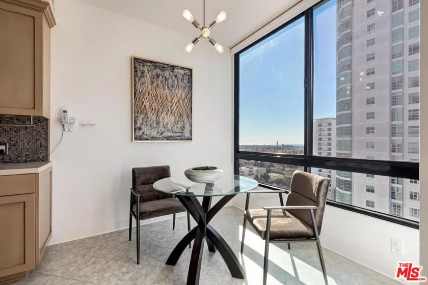 10350 Wilshire Boulevard #1102 photo 18