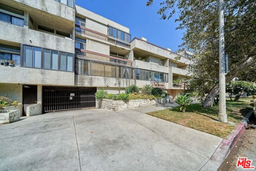 729 S Hobart Boulevard #40 photo 21