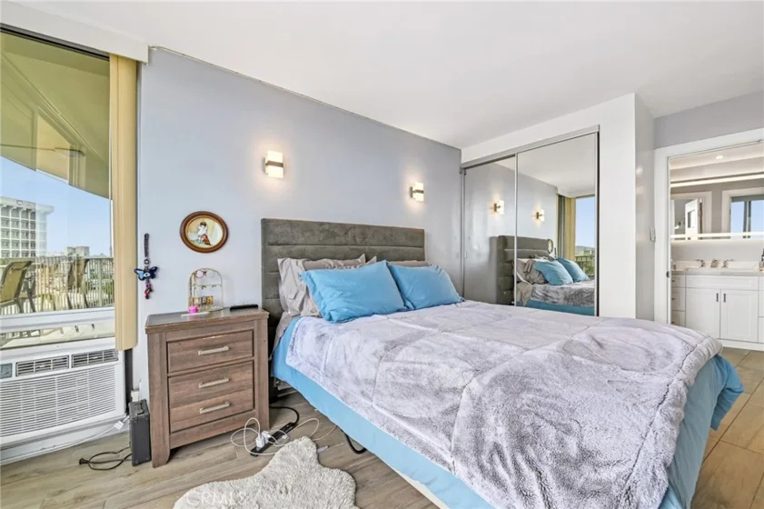 700 E Ocean Boulevard #1208 photo 20