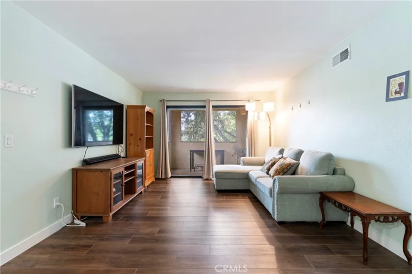 1114 W Blaine #204 photo 4