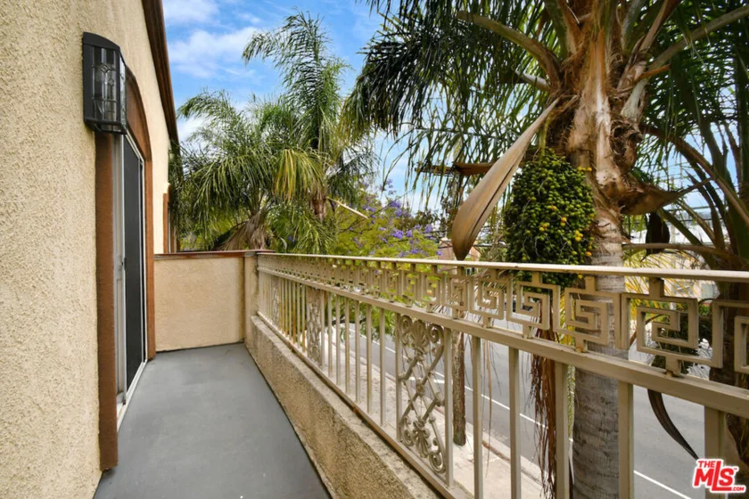 14315 Magnolia Boulevard #101 photo 38