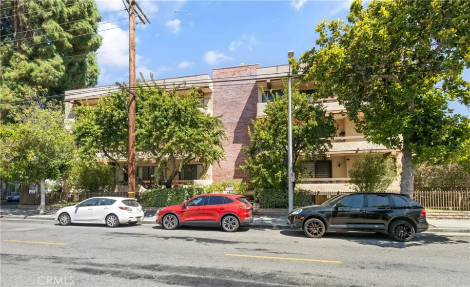 14923 Moorpark Street #201 photo 1
