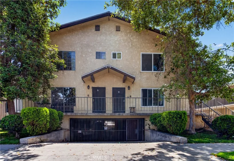 216 W Tujunga #A photo 1