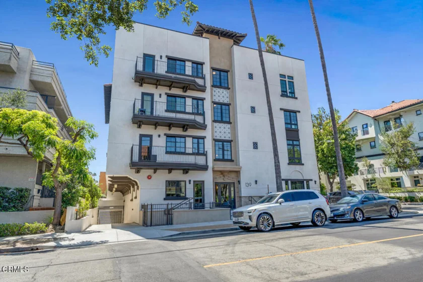 139 S Oak Knoll Avenue #303 photo 15