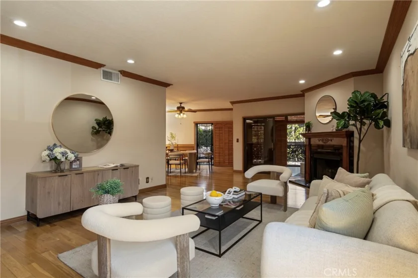 4444 Wilshire #102 photo 41