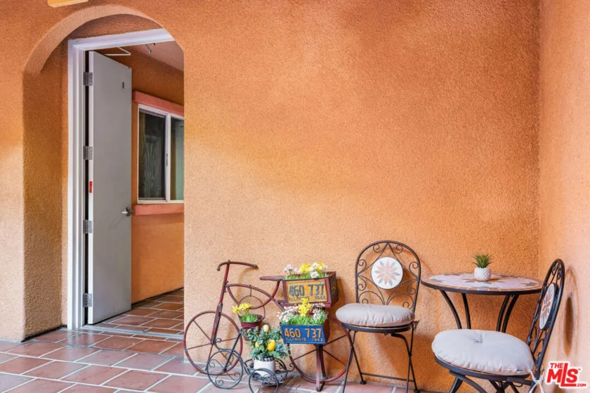 4711 Ambrose Avenue #204 photo 37