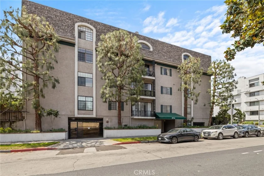 8712 Gregory Way #402 photo 31