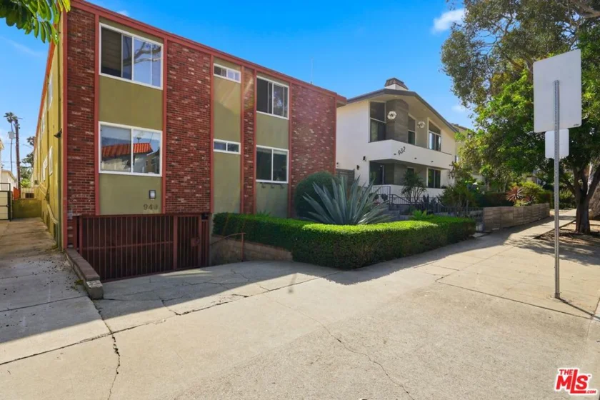 940 7th Street #8 photo 1