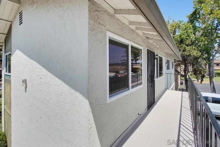 1626 Rue De Valle photo 2