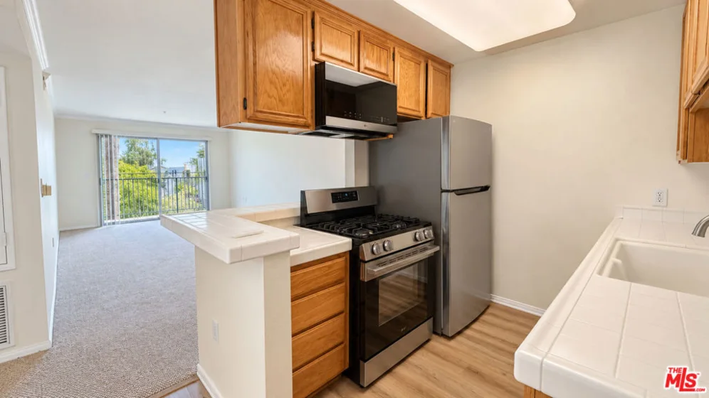 4501 Cedros Avenue #201 photo 1
