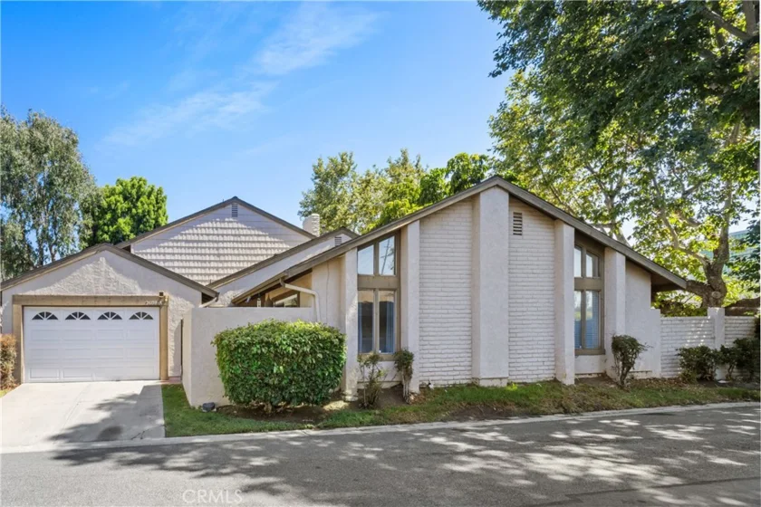 2608 N Tustin Ave, Unit A photo 1
