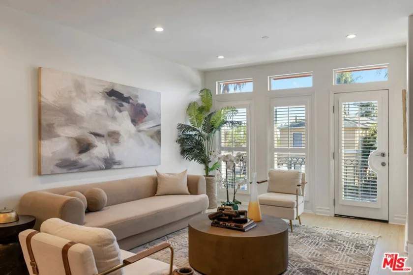 4711 Ambrose Avenue #204 photo 3