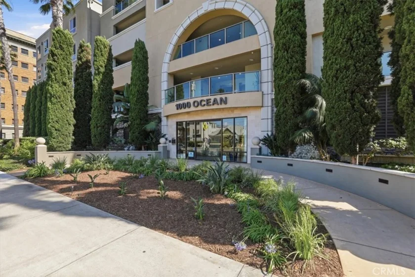 1000 E Ocean #402 photo 28