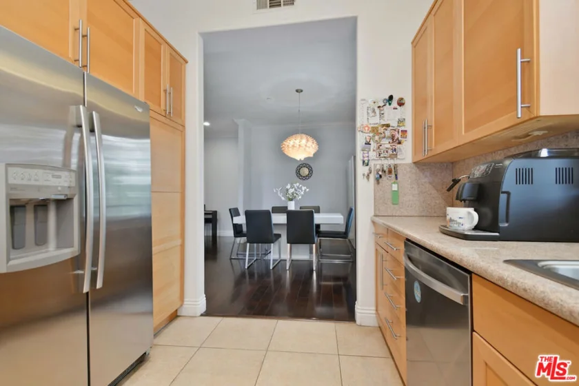 14315 Magnolia Boulevard #101 photo 18