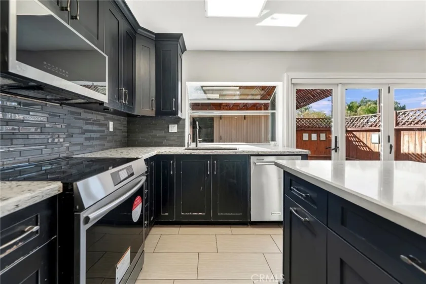 4435 Larwin photo 7